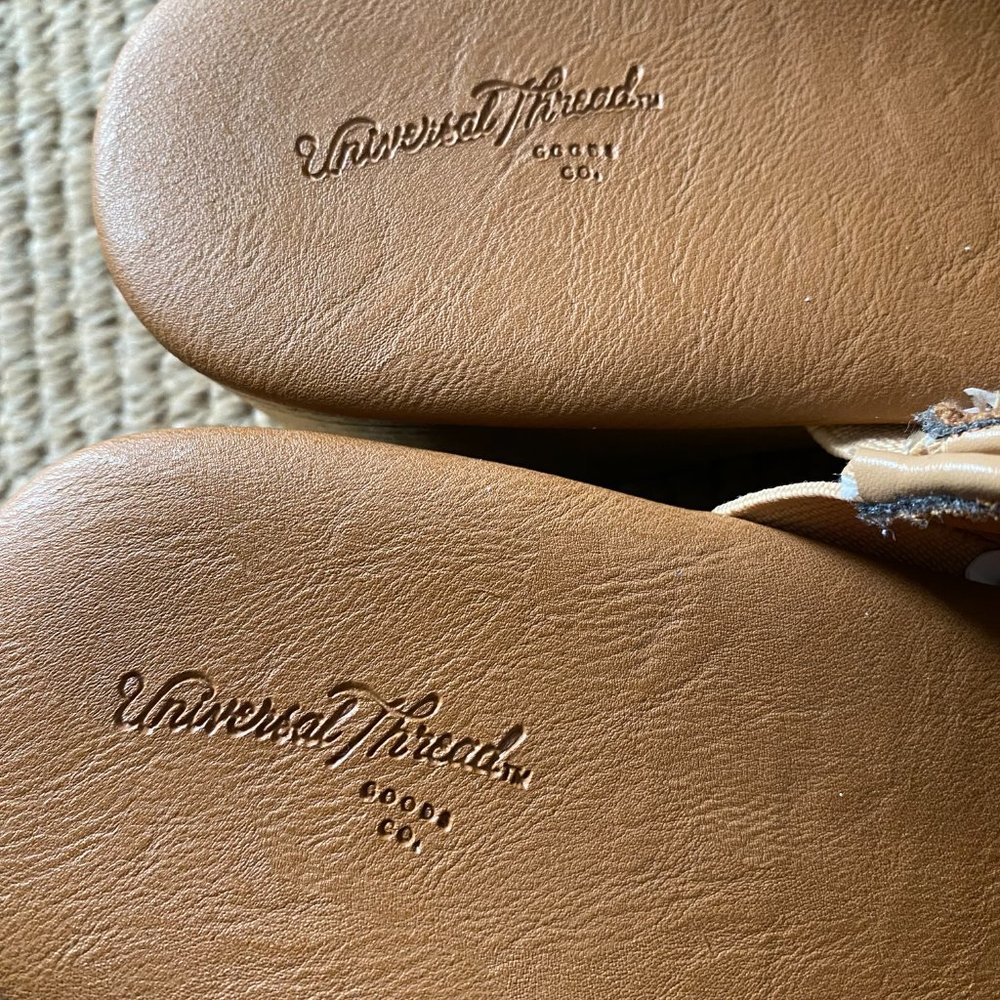 Universal Thread Basket Weave Clogs - image 4